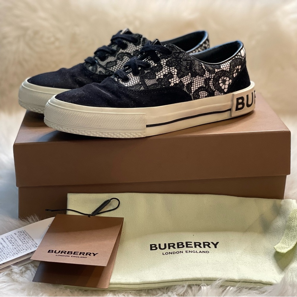 BURBERRY Suede Lace Women’s sneakers size 7